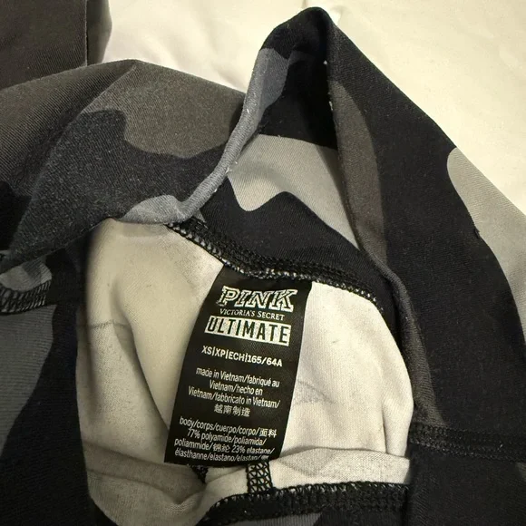 Pink VS Camouflage Leggings - Picture 3 of 5